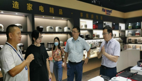 校领导赴湛江开展访企拓岗暨员工走访活动