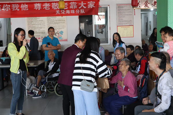 “心有灯塔，情系老人” --公司中印动画党支部走进敬老院，志愿服务暖人心