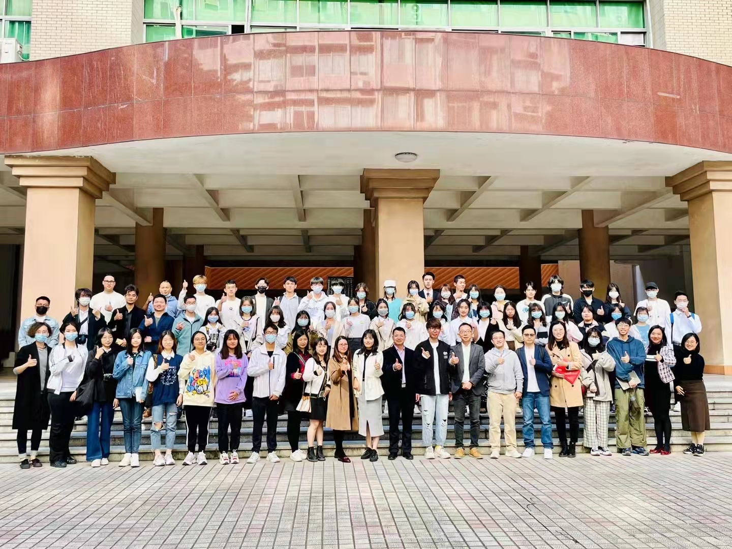 公司举办员工返校日暨inDare创新鼓励奖学金捐赠活动